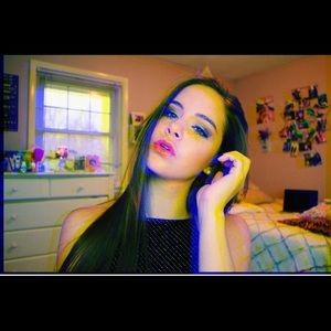 Meet your Posher, Claudia